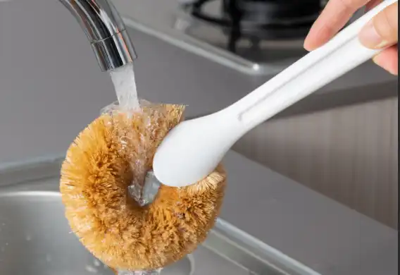 White Coconut Fiber Pan Brush