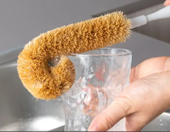 The Natural White Coconut Fiber Bottle Brush